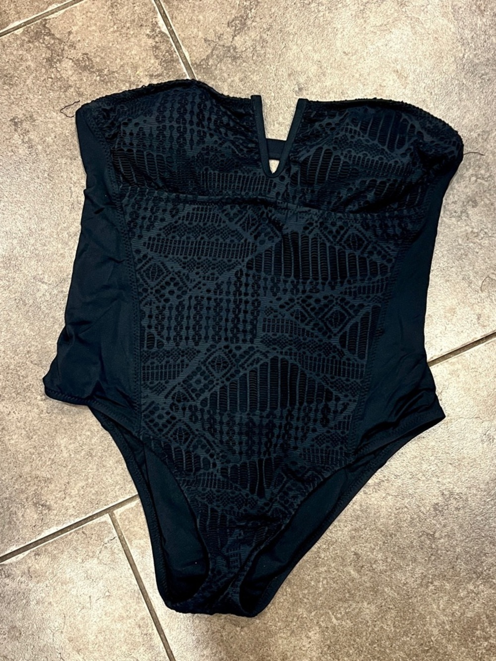 Set Of 5 One-Piece Women’s Swimsuits View 3
